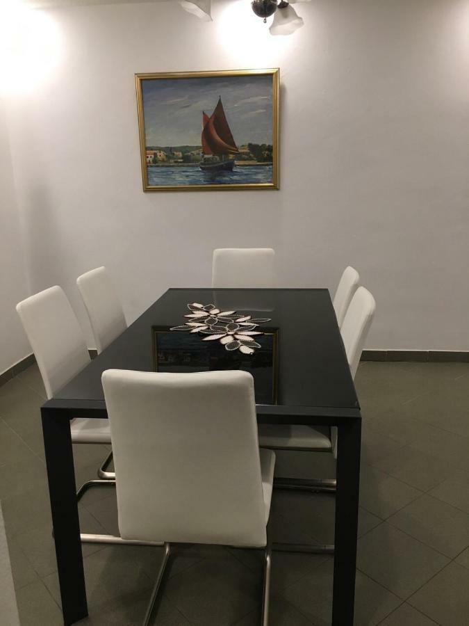 Apartments Fratelli Малинска Экстерьер фото